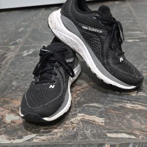 New Balance Black and White Athletic Sneakers 860 FRESH FOAM